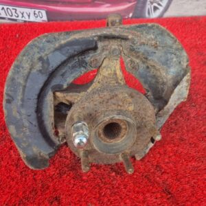 Поворотный кулак левый Mazda 3 BK 2007