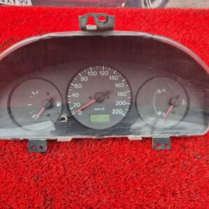 Панель приборов на Mazda 323