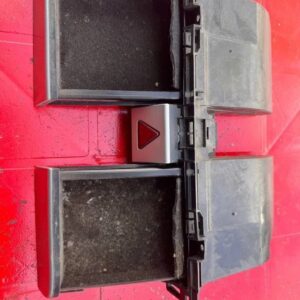 Бардачок с кнопкой аварийки Volkswagen Passat B6
