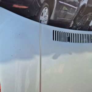 Капот на Volkswagen Golf 2