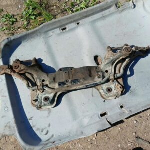 Передний подрамник toyota avensis t220