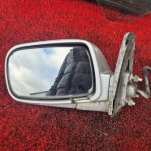 Левое зеркало toyota corolla e110