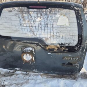 Дверь багажника на Chevrolet Niva 4x4