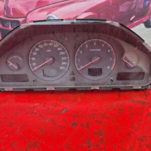 Панель приборов на Volvo S80 1998