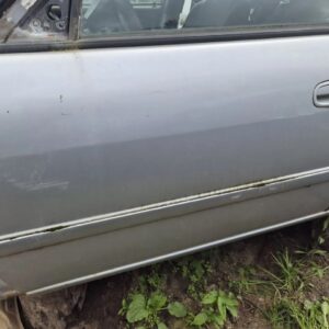 Дверь передний левый Toyota Corolla e110