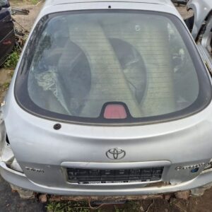 Дверь багажника на Toyota Corolla e110