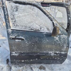 Дверь передняя правая на Chevrolet Niva 4x4