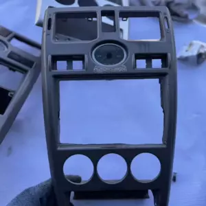 Центральный консоль LADA Priora