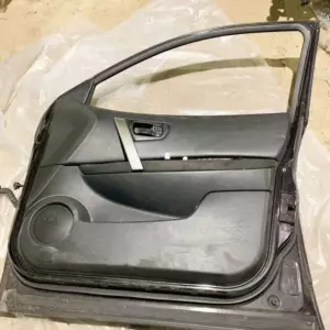 Передний правый дверь Nissan Qashqai 2009