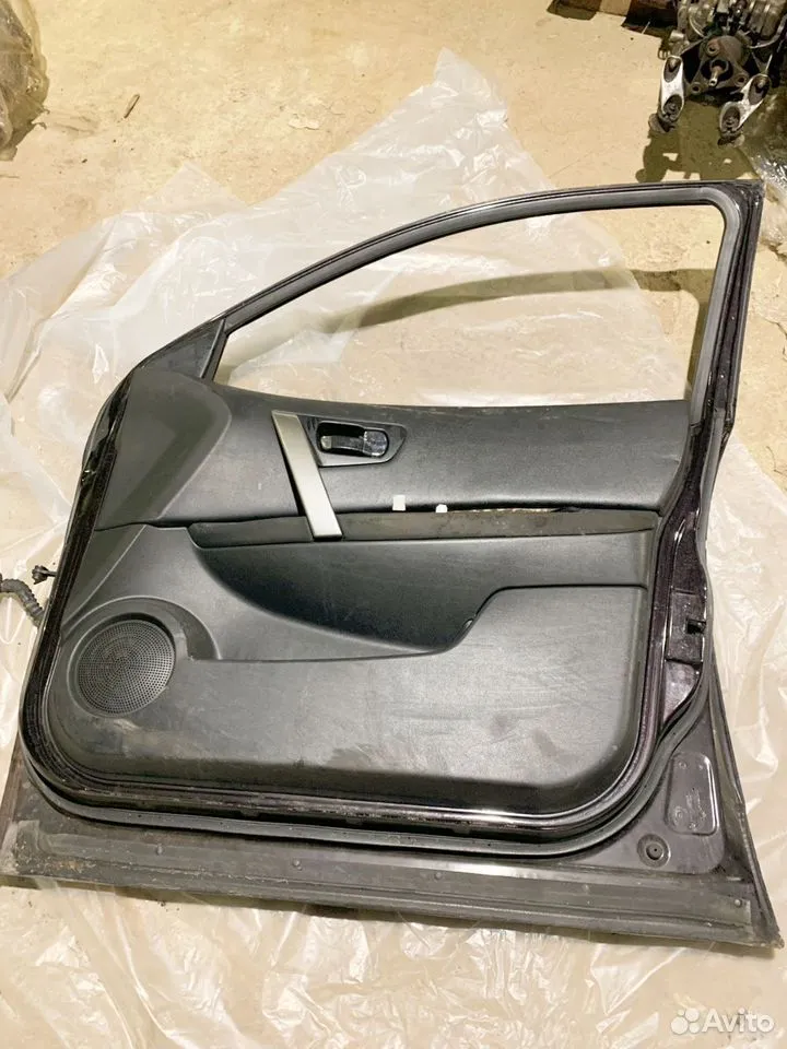 Передний правый дверь Nissan Qashqai 2009 Передний правый дверь Nissan Qashqai 2009