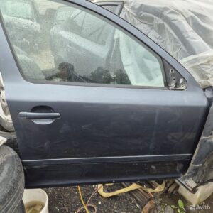 Дверь передняя правая skoda octavia a5