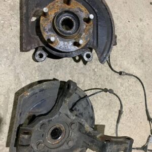 Поворотный кулак левый Nissan Qashqai J10
